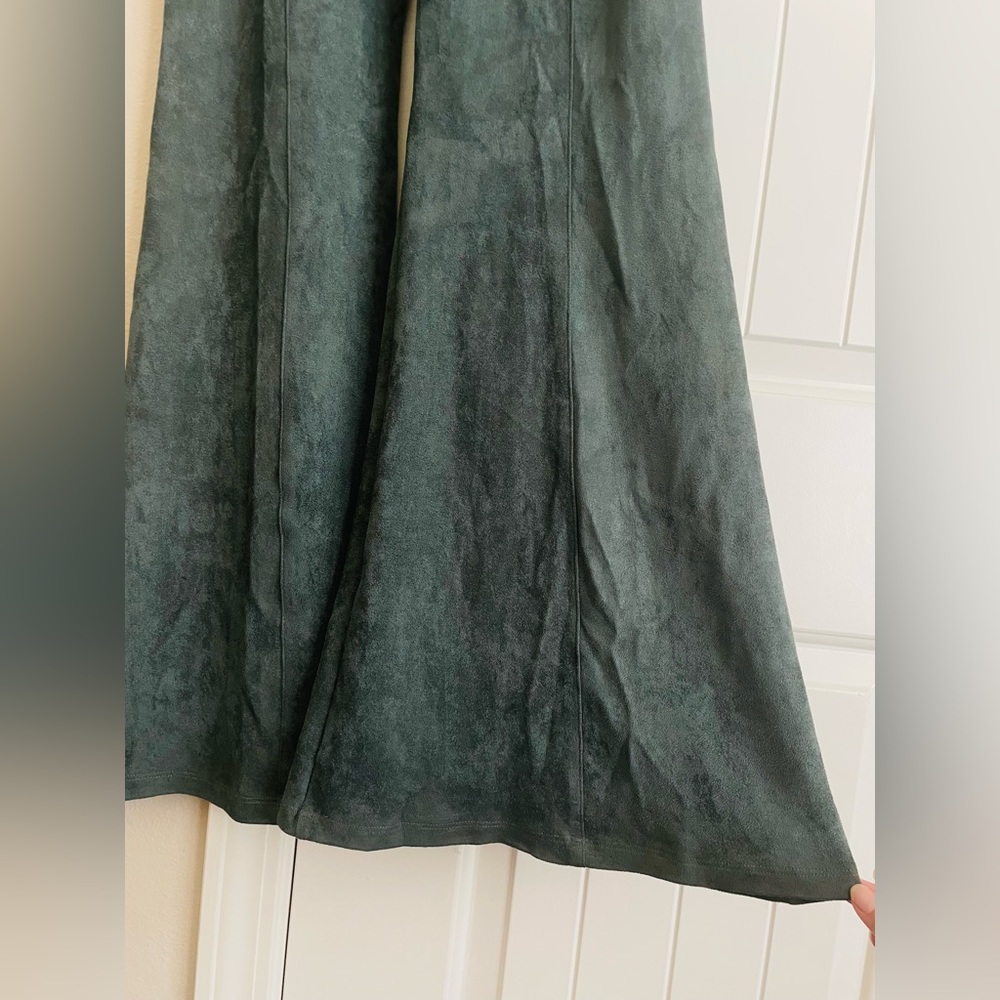 Gianni Bini Maureen Faux Suede Flare Bell Bottoms high Waist Pants size Large - Picture 5 of 8